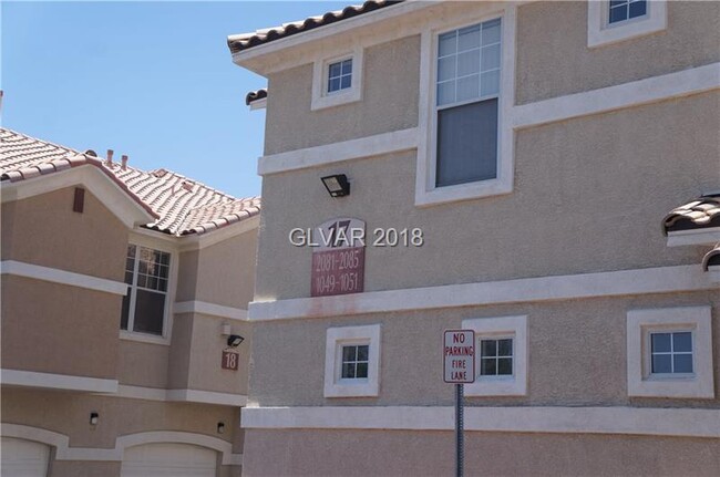 Building Photo - Gated Community, 2bed/2bath