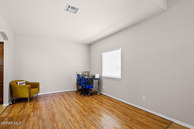 Building Photo - 2057 Shreya St