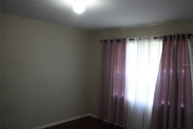 Building Photo - 13929 Fairway Island Dr