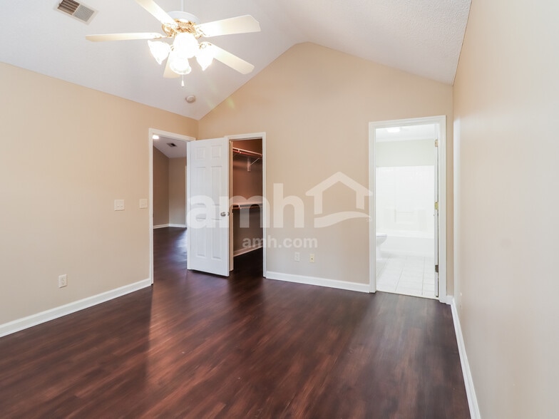 Building Photo - 44 Westminister Pl