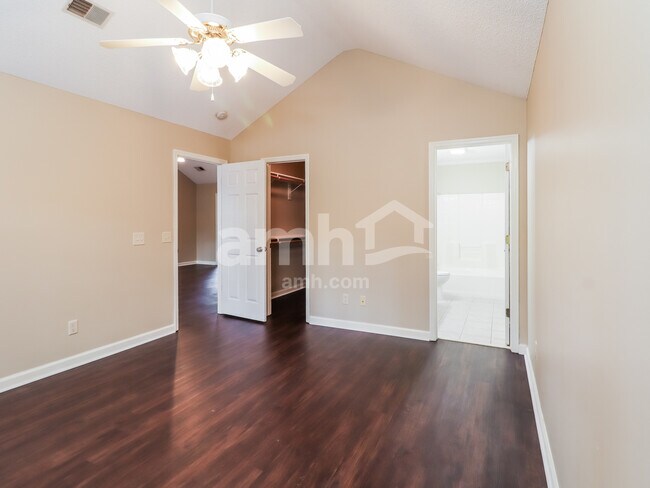 Building Photo - 44 Westminister Pl