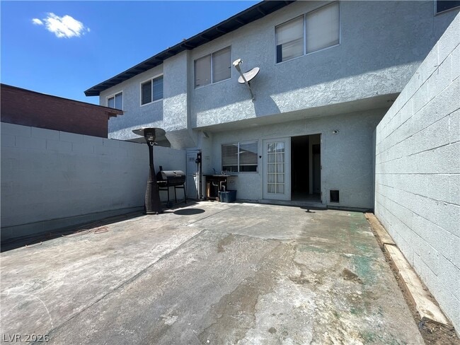 Building Photo - 3904 Blackford Pl