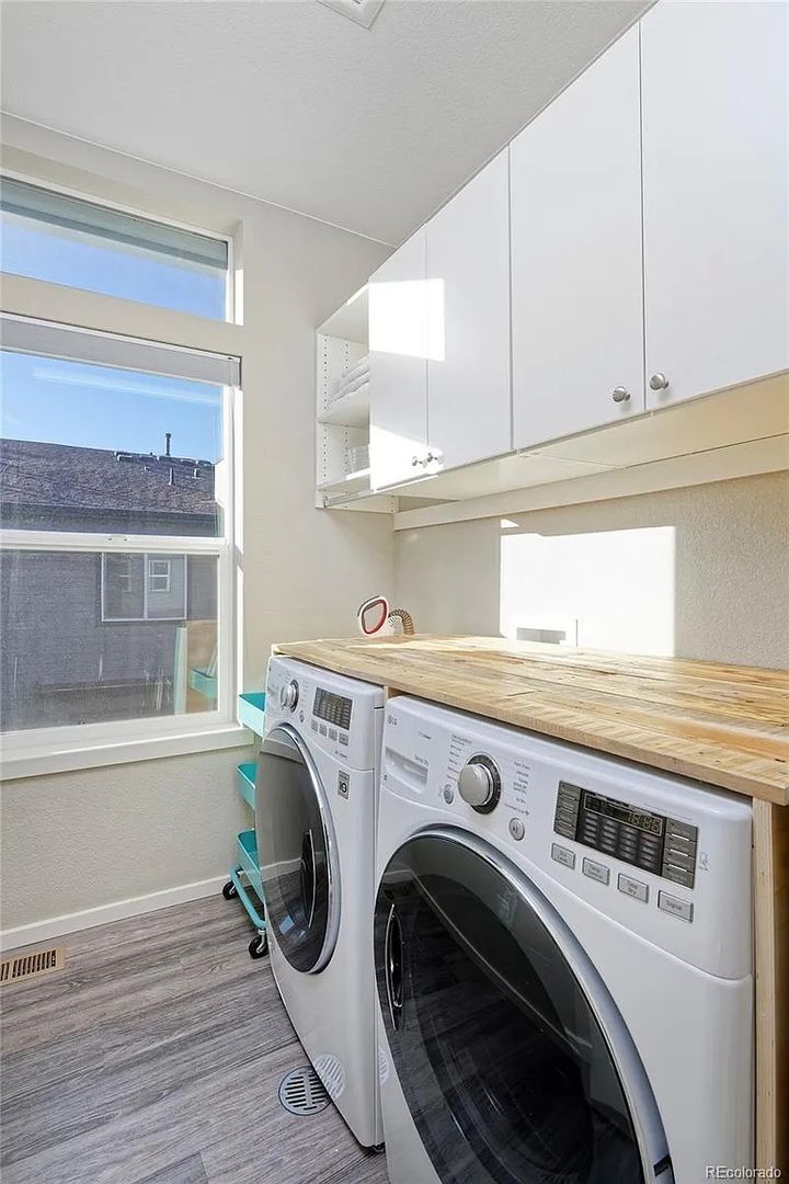 Building Photo - 2230 W 67th Pl