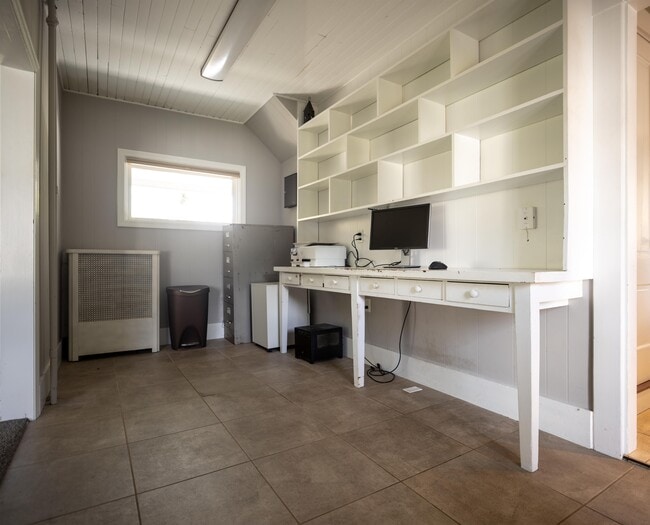 Building Photo - 37 Main Rd N