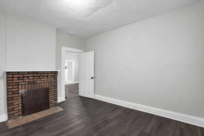 Building Photo - 1032 E 17th Ave