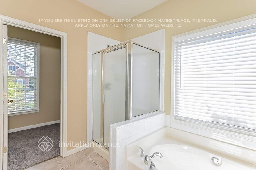 Building Photo - 2923 Misty Rock Cove