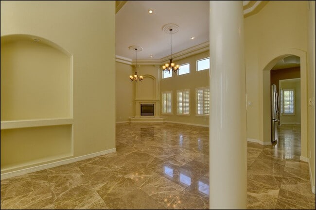Building Photo - Available to view!