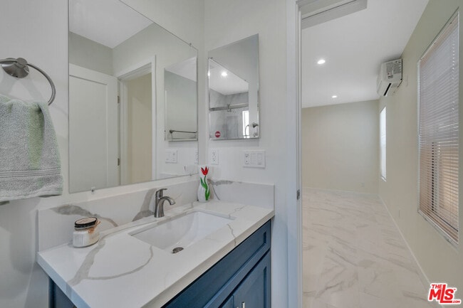 Building Photo - 5128 W 133rd St