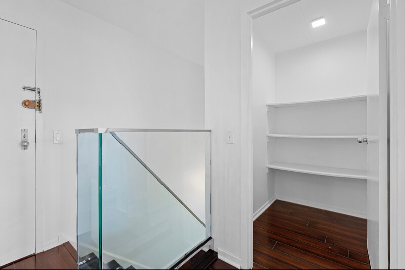 Building Photo - 711 W Gordon Terrace