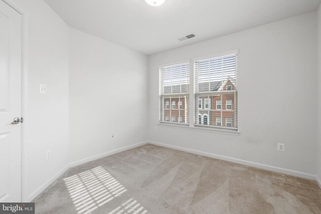 Building Photo - 6252 Alexa St