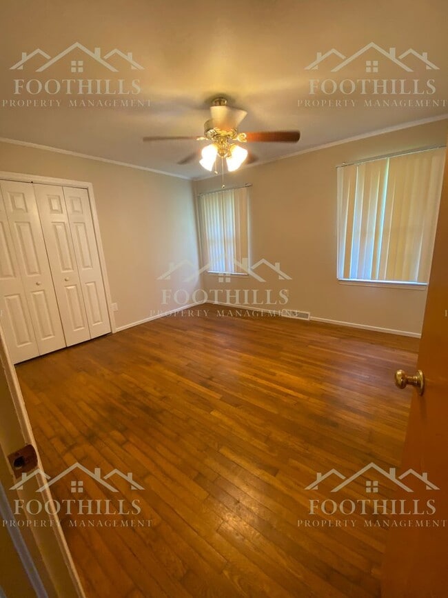 Building Photo - 209 Brentwood Cir