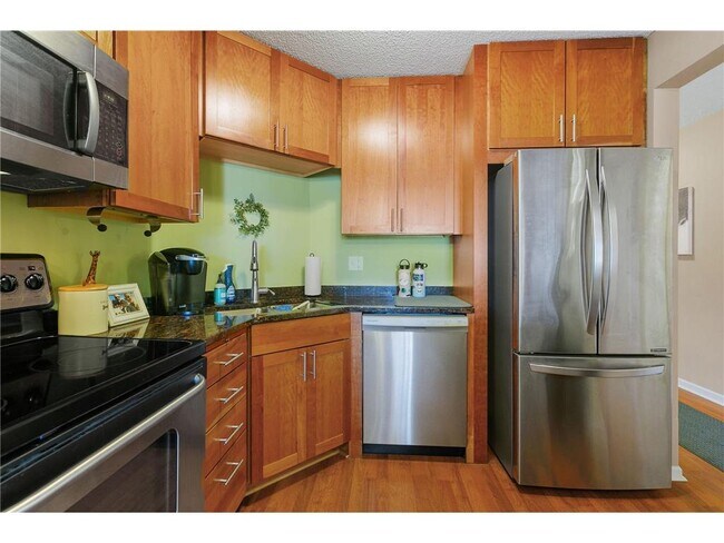 Building Photo - 401 S 1st St