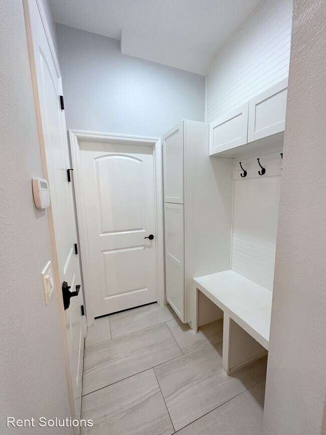 Building Photo - 4 br, 4 bath House - 9018 Hixon Rd