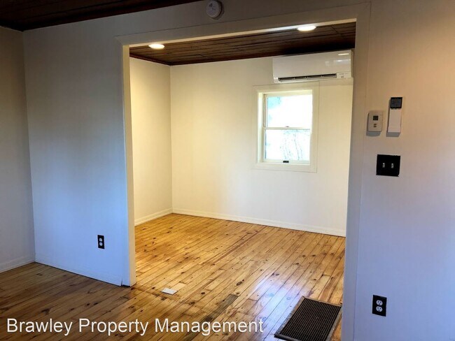 Building Photo - Studio, 1 bath House - 308.5 S. Madison St