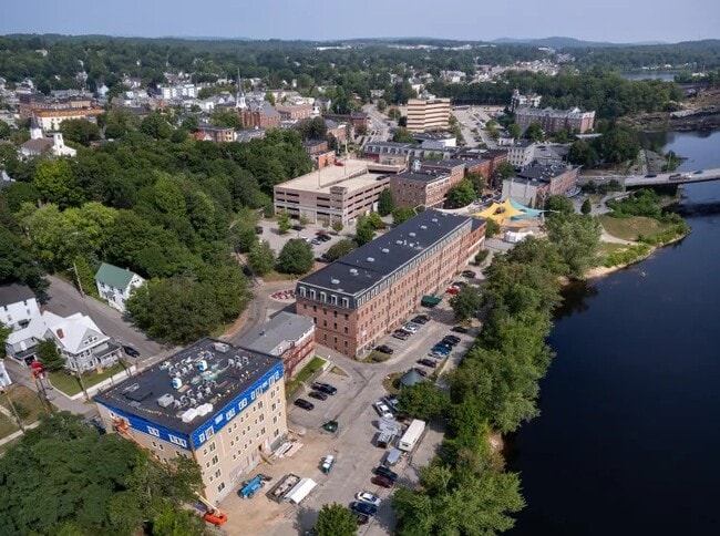 Primary Photo - Fallview on Main
