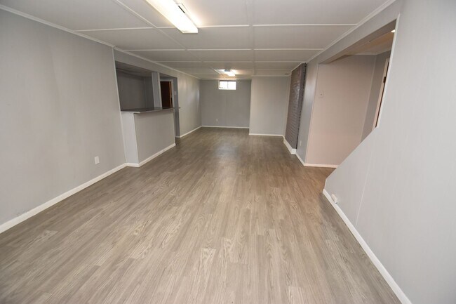 Building Photo - Upgraded Ranch Style Home in South Bend, IN