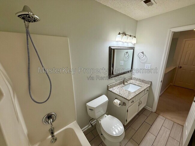 Building Photo - 114 Pointe Crest Ct