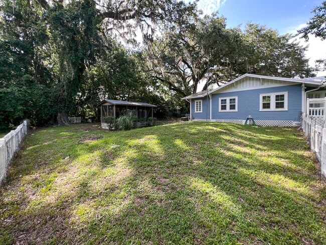 Building Photo - 2277 - McIntosh