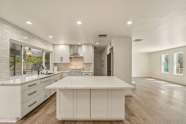 Building Photo - 9020 N 29th St
