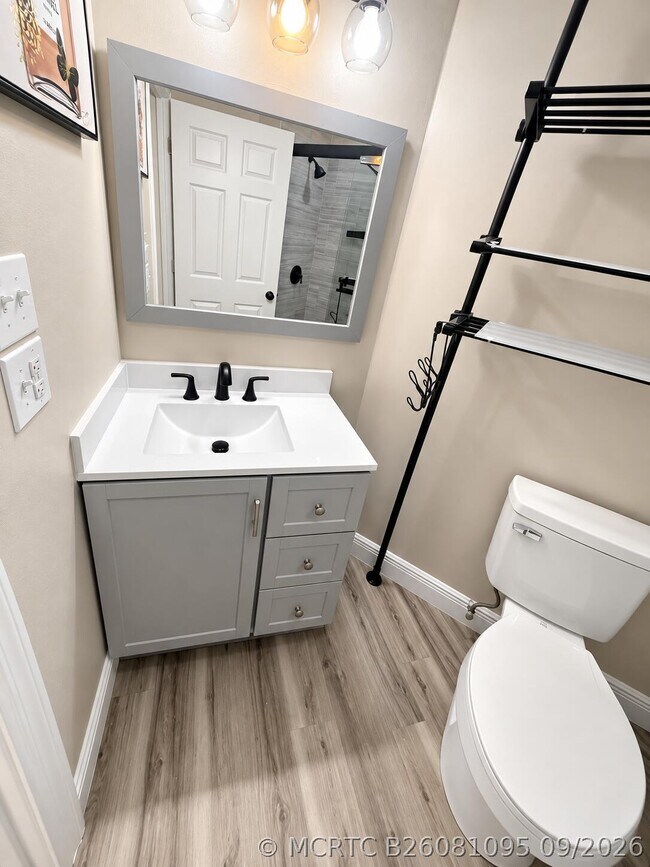 Building Photo - 9847 Perfect Dr