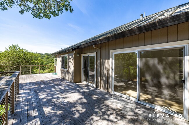 Building Photo - 9400 Chalk Hill Rd