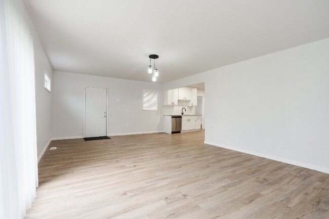 Building Photo - 1109 SW 26th St
