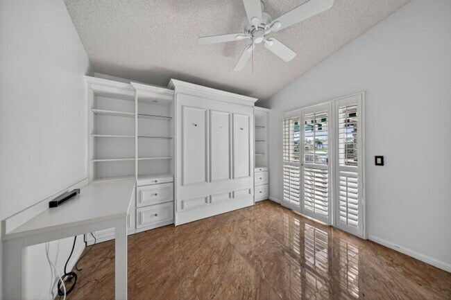 Building Photo - 9121 Paragon Way