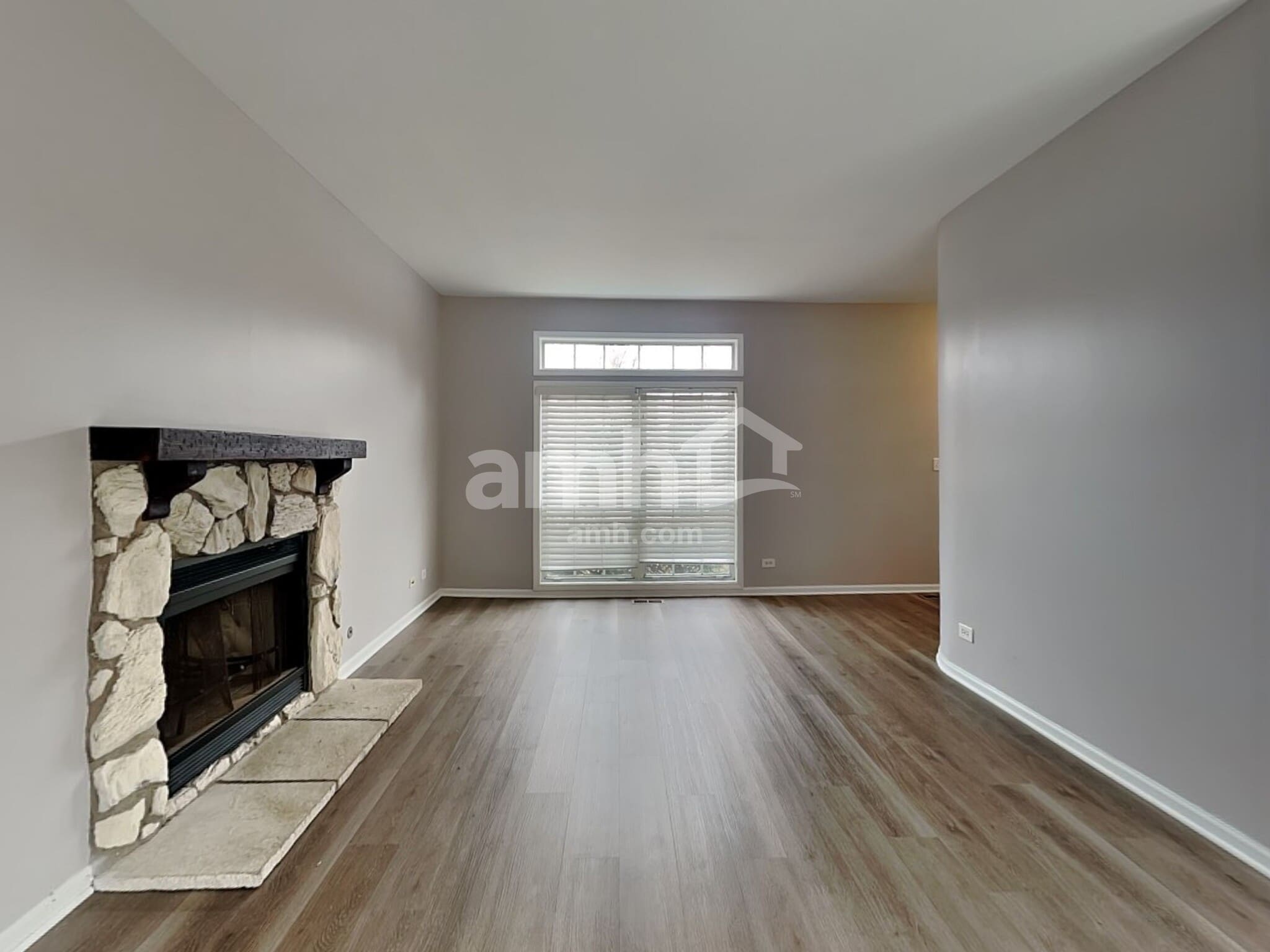 Building Photo - 2417 Deerfield Dr