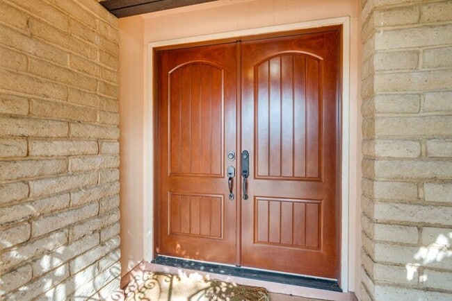 Building Photo - Spacious Tucson Rental Home with Pool & Mo...