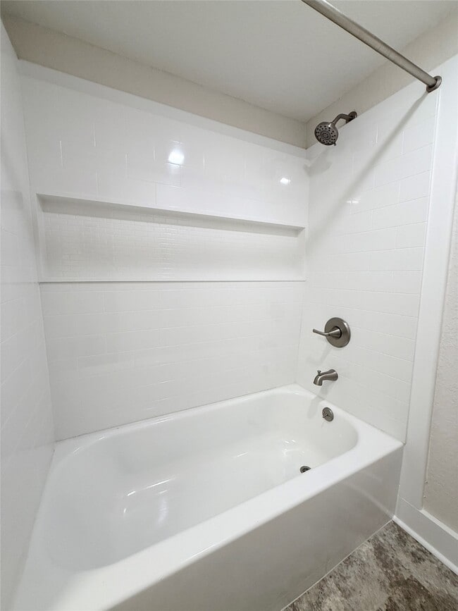 Building Photo - 14070 S Hwy 288b