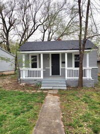 Building Photo - Recently Renovated 2 Bedroom 1 Bath Home!