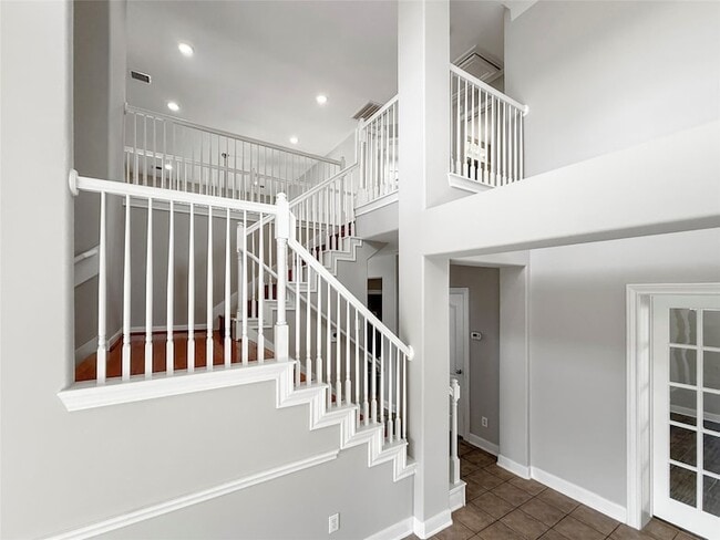 Building Photo - 1762 Lakeside Enclave Dr