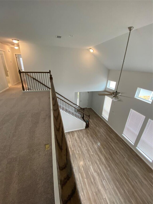 Building Photo - 3201 E College Park Dr