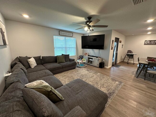 Building Photo - 926 Lovebird Ct