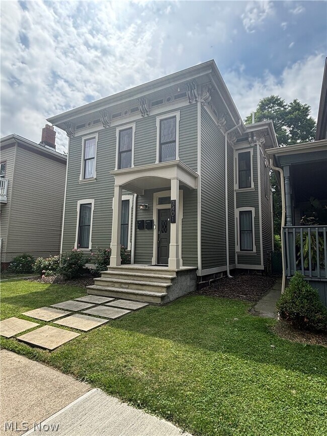 Building Photo - 3401 Clinton Ave