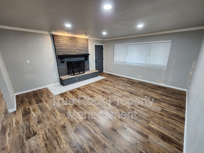 Building Photo - 204 S Morrison Dr