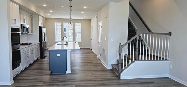 Building Photo - 2550 Hopton Ln