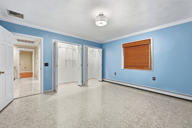 Building Photo - 12 Parkway Dr
