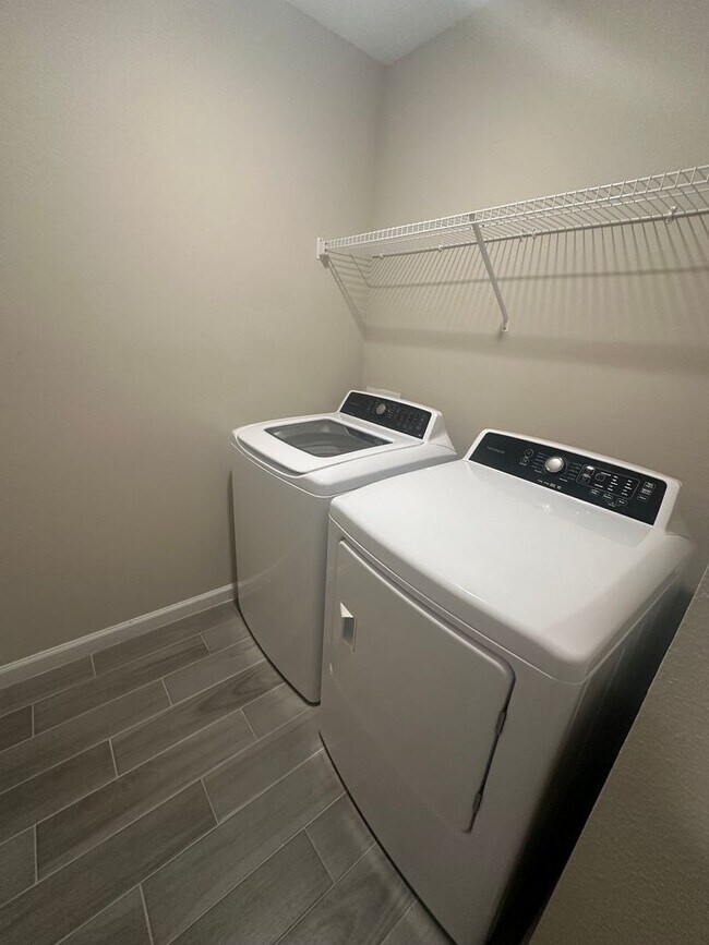 Building Photo - Time to Experience the Beachwalk Lifestyle!!