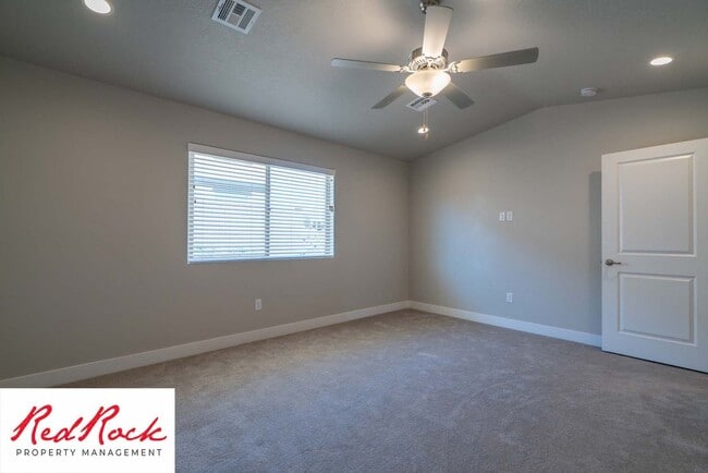 Building Photo - Spacious Townhome in Hurricane Heights