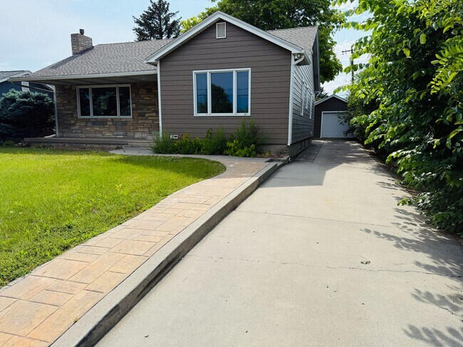 Building Photo - BRAND NEW REMODEL