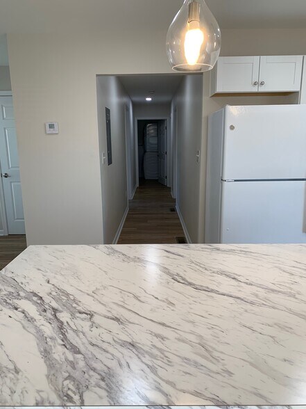 Building Photo - 324 Russell Ave