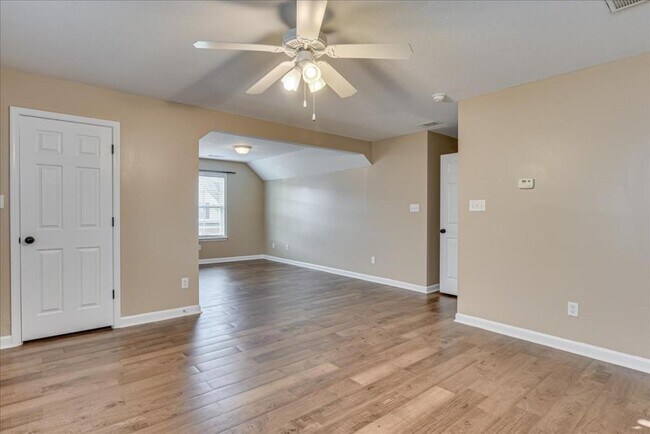 Building Photo - 140 Grove Landing Ct