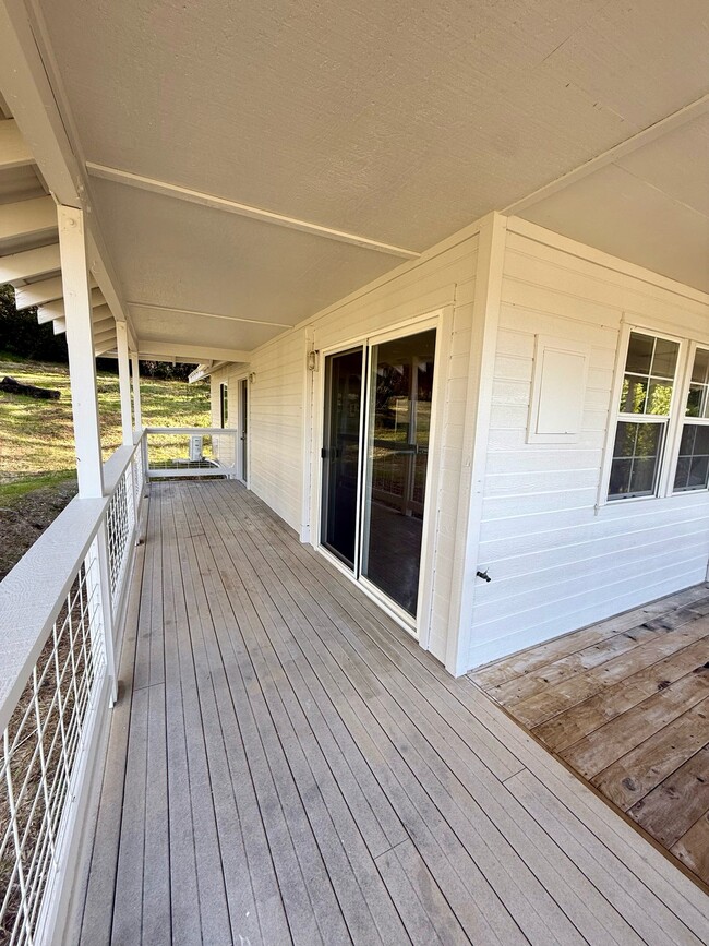 Building Photo - 16083 Indian Springs Ranch Rd