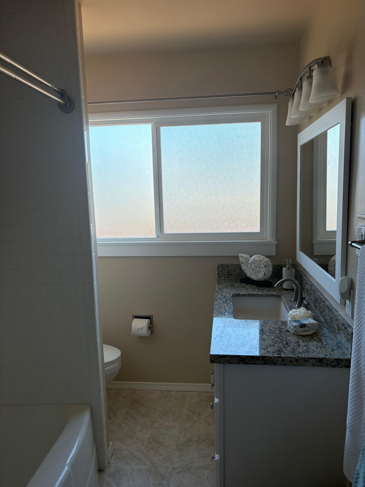 Building Photo - 1000 Portola Dr