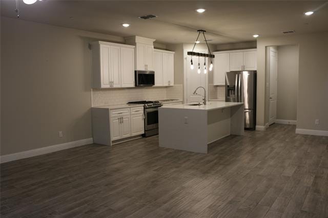 Building Photo - 3640 Fuchsia Dr
