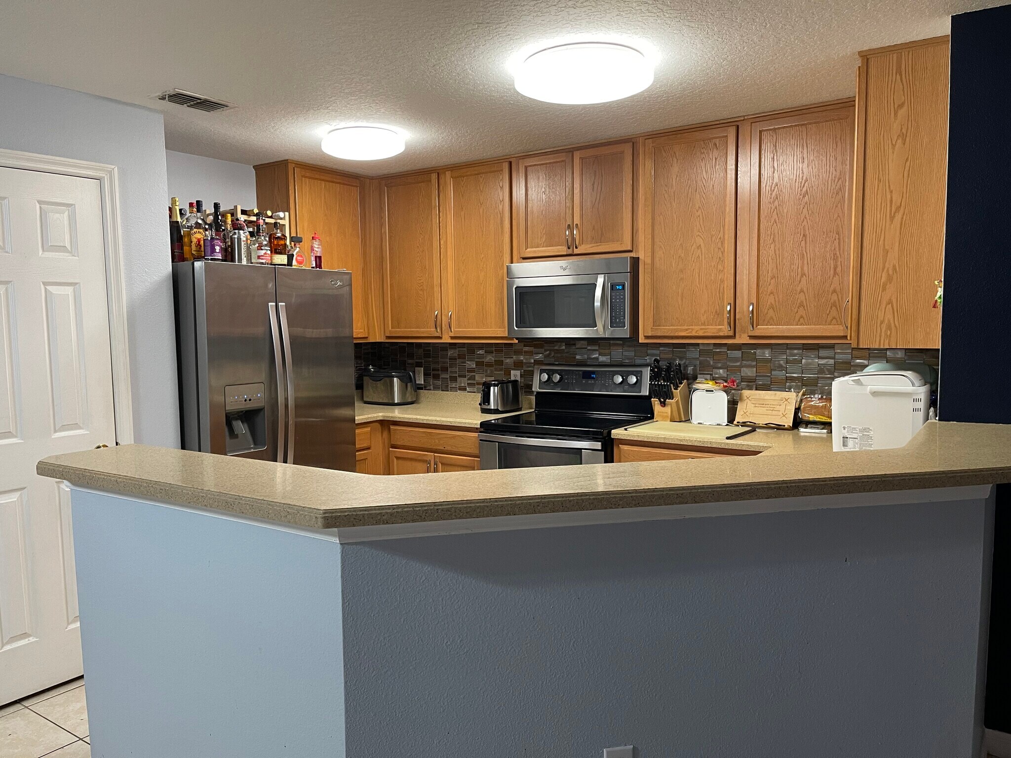 Building Photo - 2452 Hassonite St