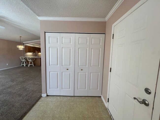 Building Photo - Beautiful 2-bedroom, 2-bathroom Townhome!
