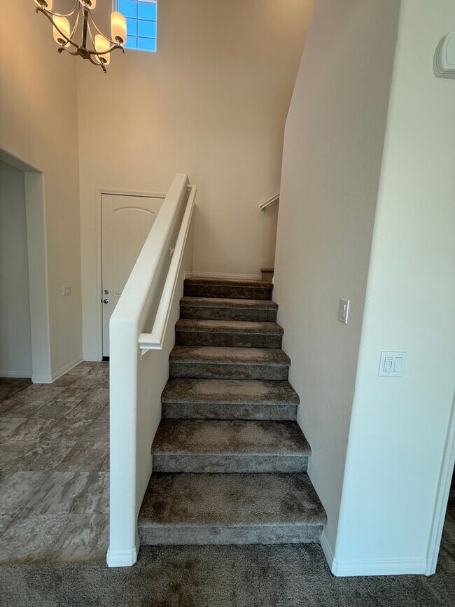 Building Photo - Victorville- New Richmond Home, 3 bedrooms...