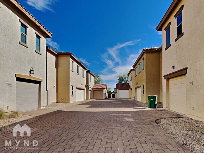 Building Photo - 2507 N 148th Dr